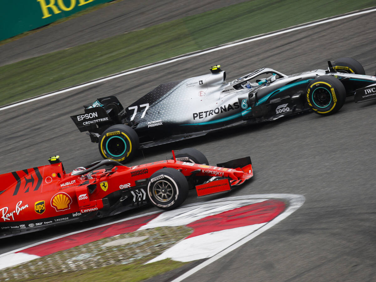 Foto zur News: Lewis Hamilton: Ferrari war in zwei von vier Rennen schneller