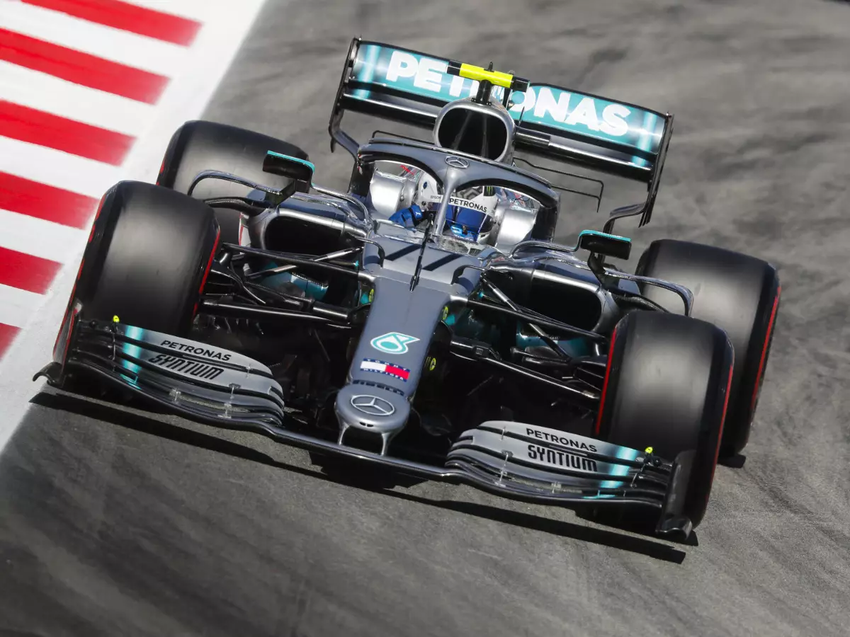 Foto zur News: Formel-1-Training Barcelona: Defekte bei Bottas #AND# Verstappen!