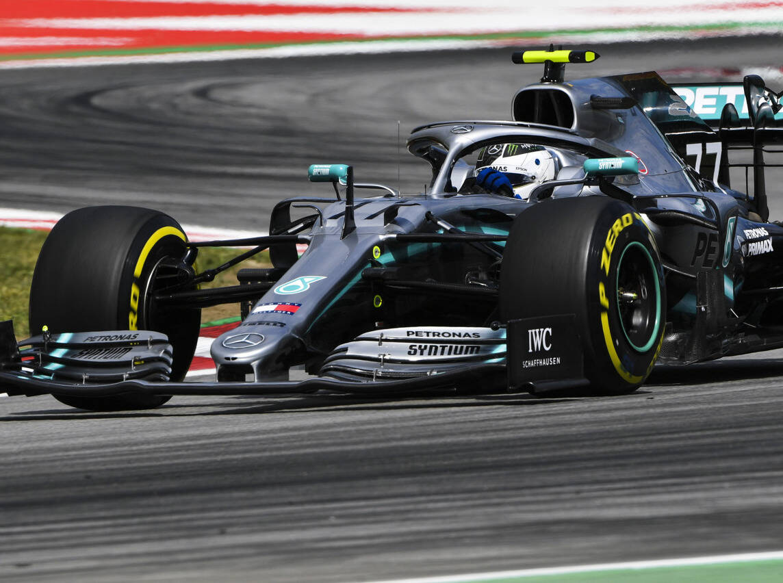 Foto zur News: Formel-1-Training Barcelona: Mercedes dominiert am Freitag