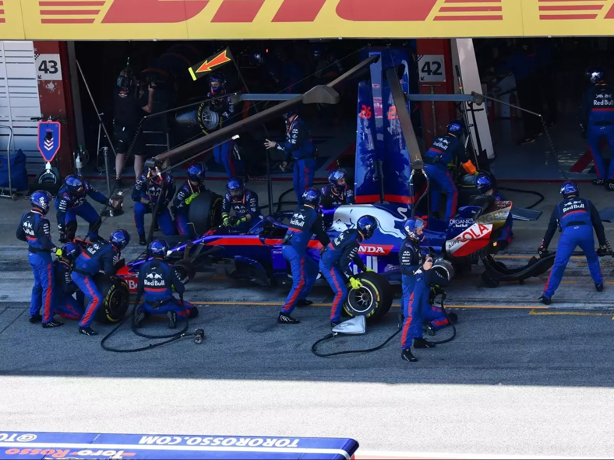 Foto zur News: Toro Rosso verhaut Boxenstopp komplett: Was war da los?