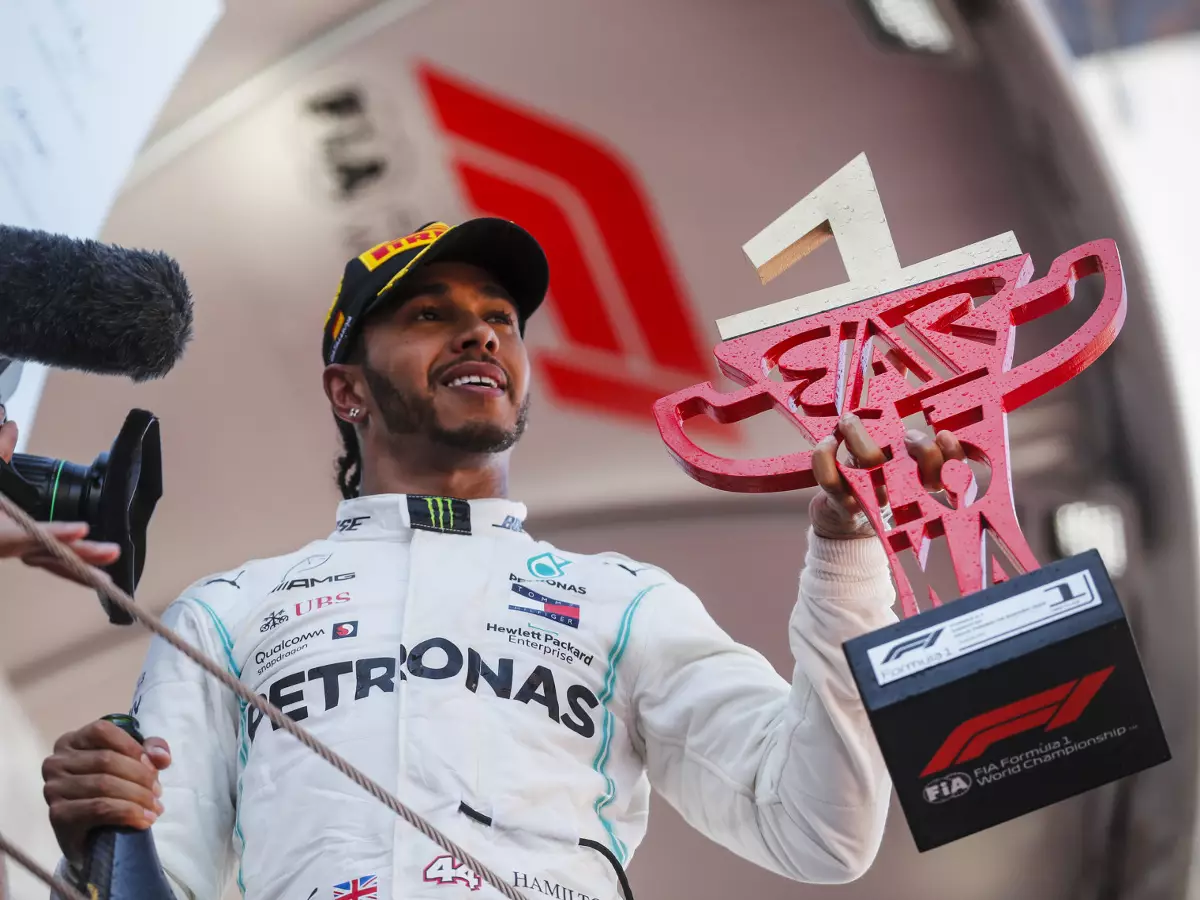 Foto zur News: Lewis Hamilton widmet Spanien-Sieg schwer krankem Fan Harry