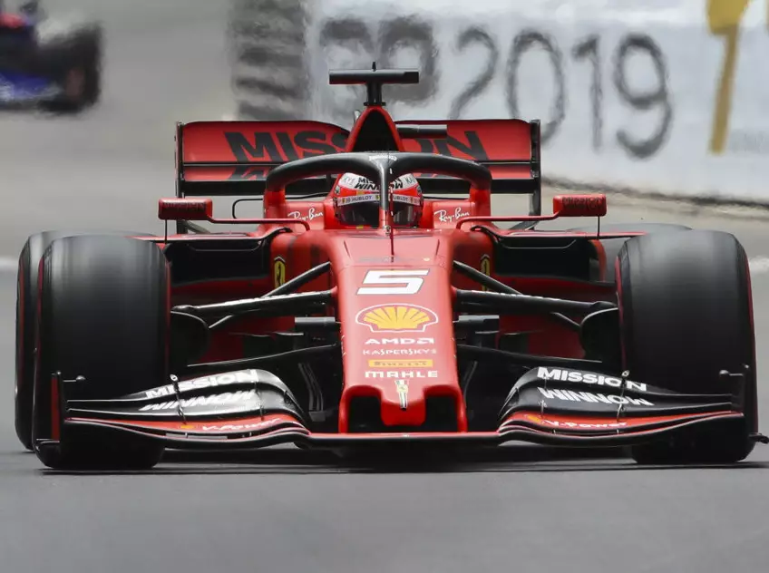 Foto zur News: Ganz andere Probleme als 2018: Hat sich Ferrari verzockt?