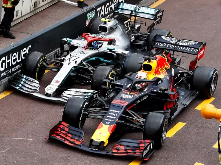 Foto zur News: Kollision in der Boxengasse: Bekam Max Verstappen die falsche Strafe?