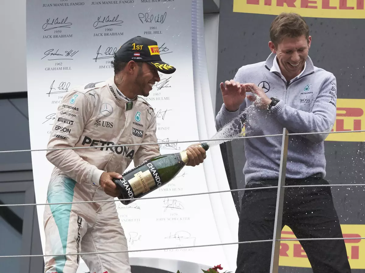 Foto zur News: Lieber Jammer-Hamilton als Funkstille: Feedback für Mercedes "unschätzbar"