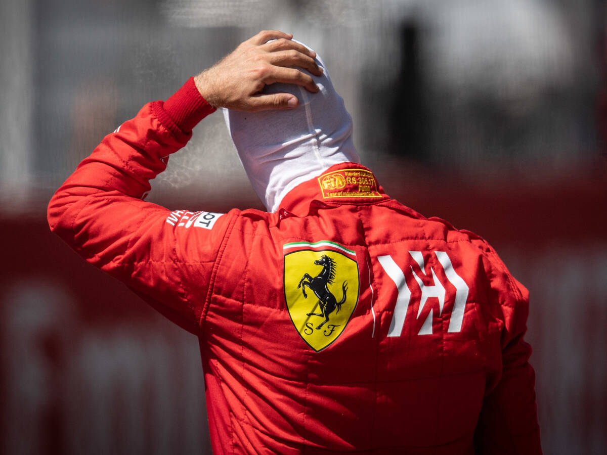 Foto zur News: Mark Webber: Vettel "am Scheideweg seiner Karriere"