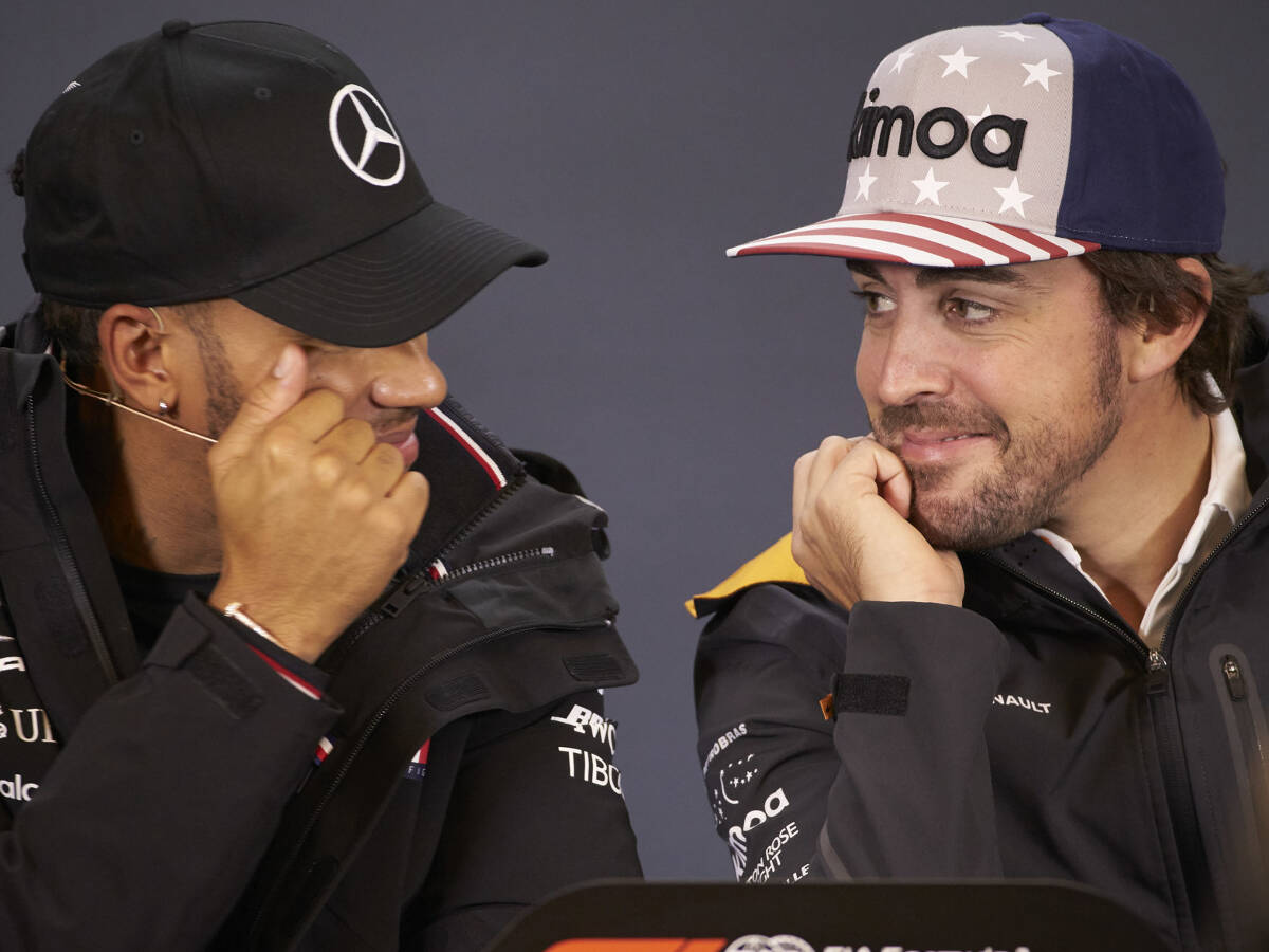 Foto zur News: Alonso stellt Hamiltons "Kindheitstraum" von Ferrari in Frage