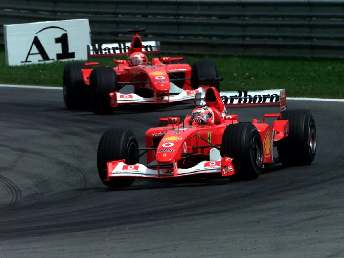 Rubens Barrichello, Michael Schumacher Foto zur News: Österreich 2002: Legendärer Stallorder-Ferrari wird versteigert