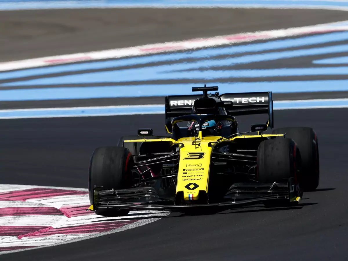 Foto zur News: Renault-Piloten loben Updates und Longruns, McLaren "neuer Maßstab"