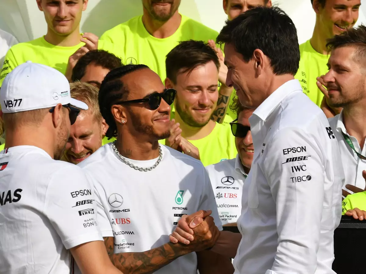 Foto zur News: Lewis Hamilton: "Wir haben Toto viel zu verdanken"