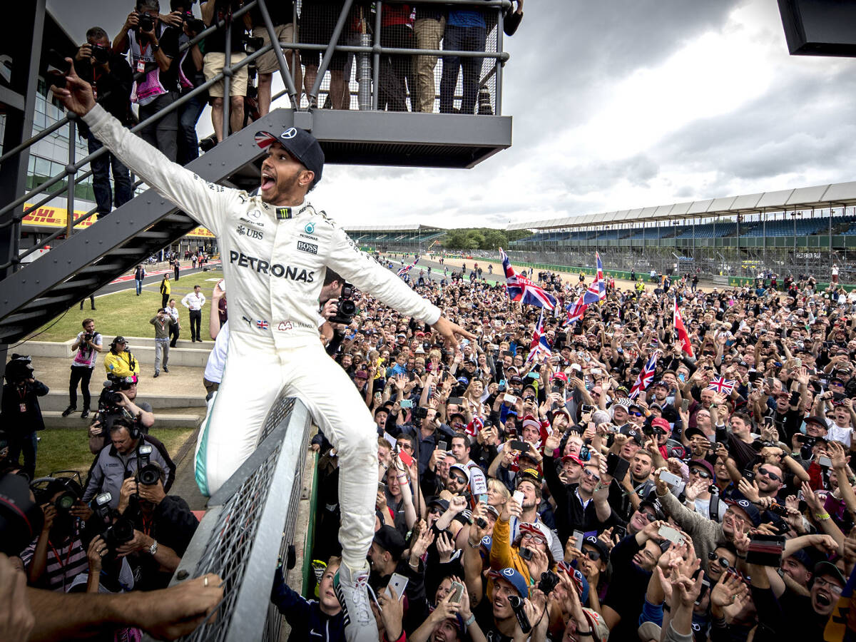 Foto zur News: Lewis Hamilton: Silverstone muss bleiben, London kann kommen!