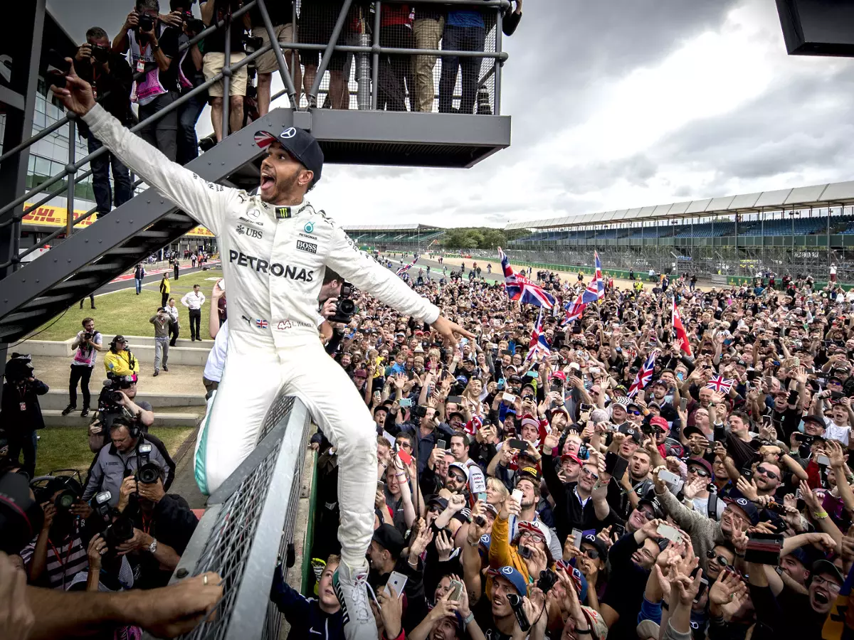 Foto zur News: Bis 2024: Formel 1 verlängert den Vertrag mit Silverstone