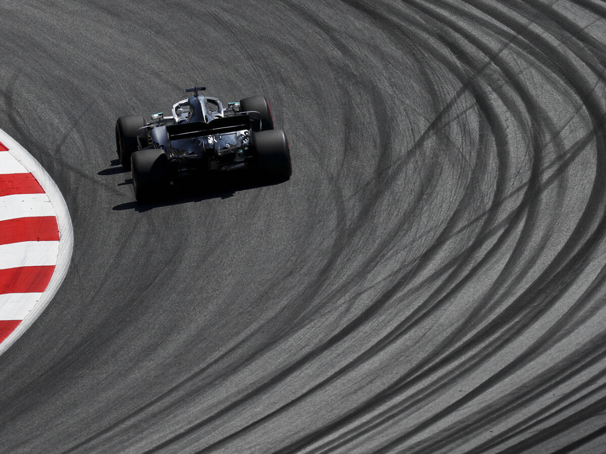 Foto zur News: Formel-1-Training Österreich: Vettel nah an Hamilton dran