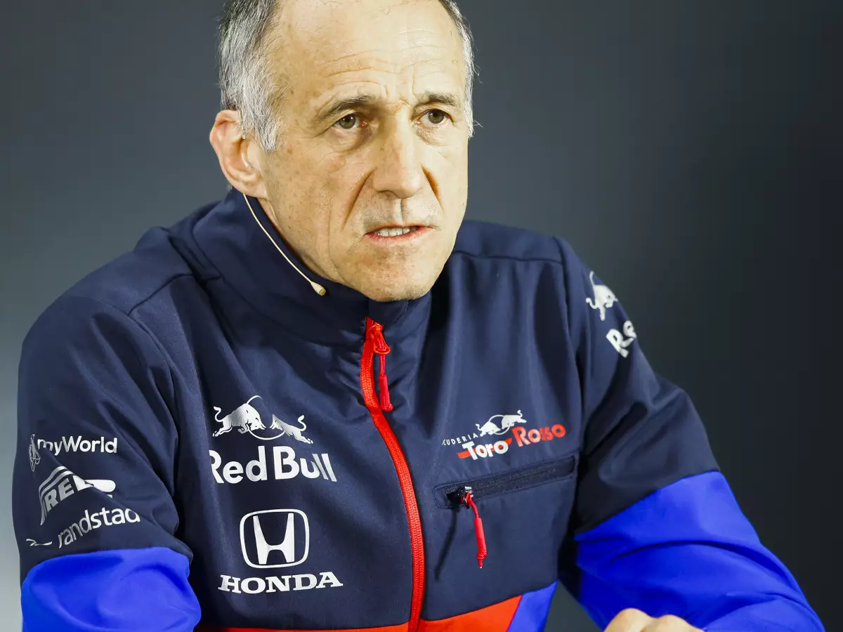 Franz Tost Foto zur News: Franz Tost über 25 Rennen: "Die Familien sind mir egal"