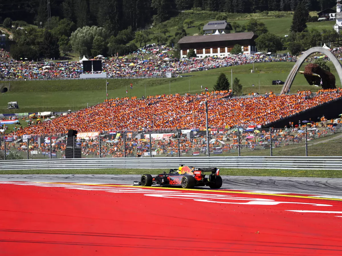 Foto zur News: Helmut Marko: Spielberg eines der besten Red-Bull-Rennen aller Zeiten