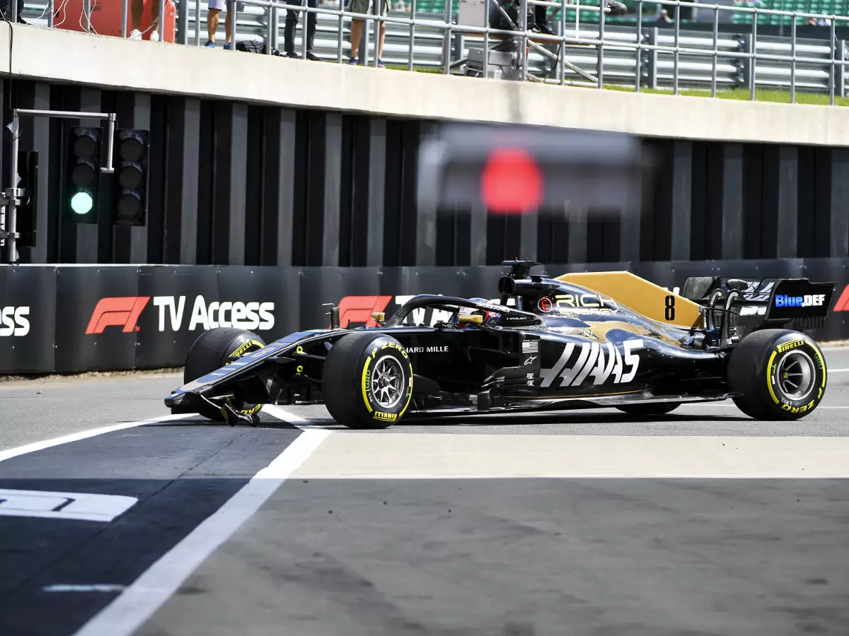 Foto zur News: Über "peinlichen" Moment gelacht: Grosjean erklärt Boxengassen-Crash