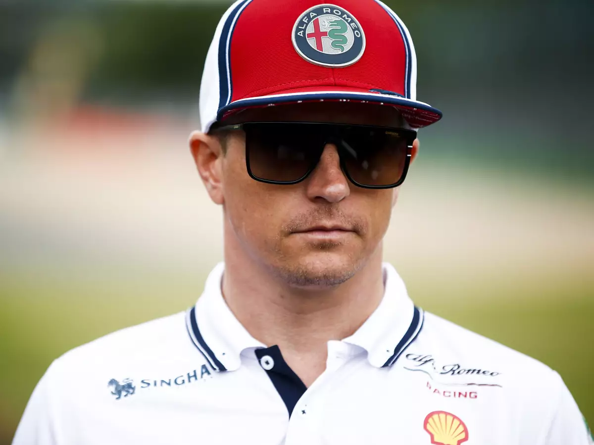 Foto zur News: Reifenvorteil für Alfa? Kimi: "Woher soll ich das denn wissen?"