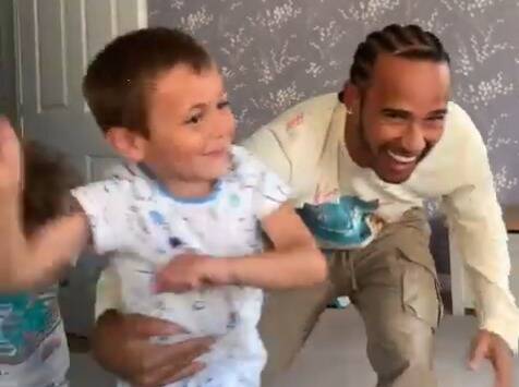 Foto zur News: Instagram: Onkel Lewis Hamilton tanzt und macht sich "zum Trottel"