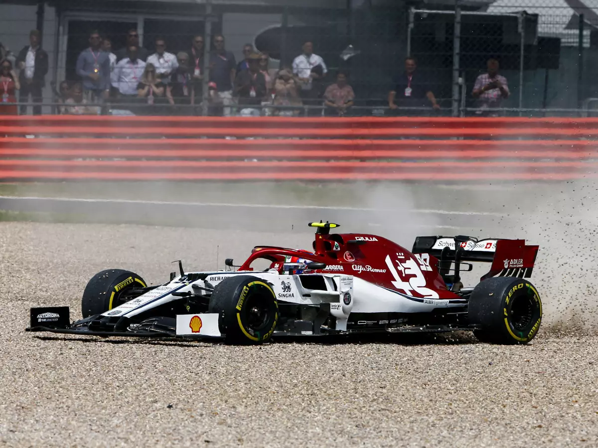 Foto zur News: Alfa Romeo: Unbekannter Defekt sorgt für Giovinazzi-Abflug