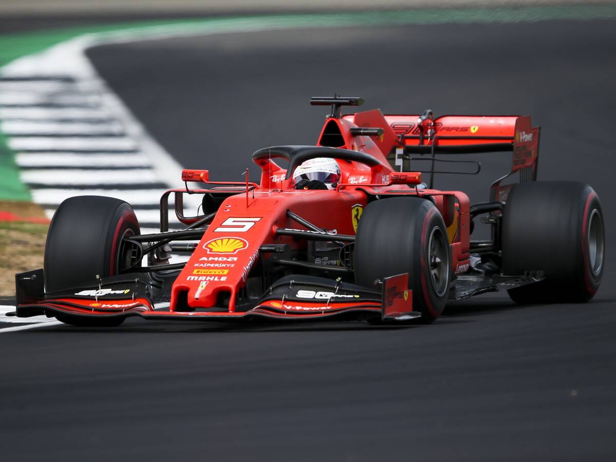 Foto zur News: Gary Anderson: Liegt Vettels Problem im Frontflügel-Design?