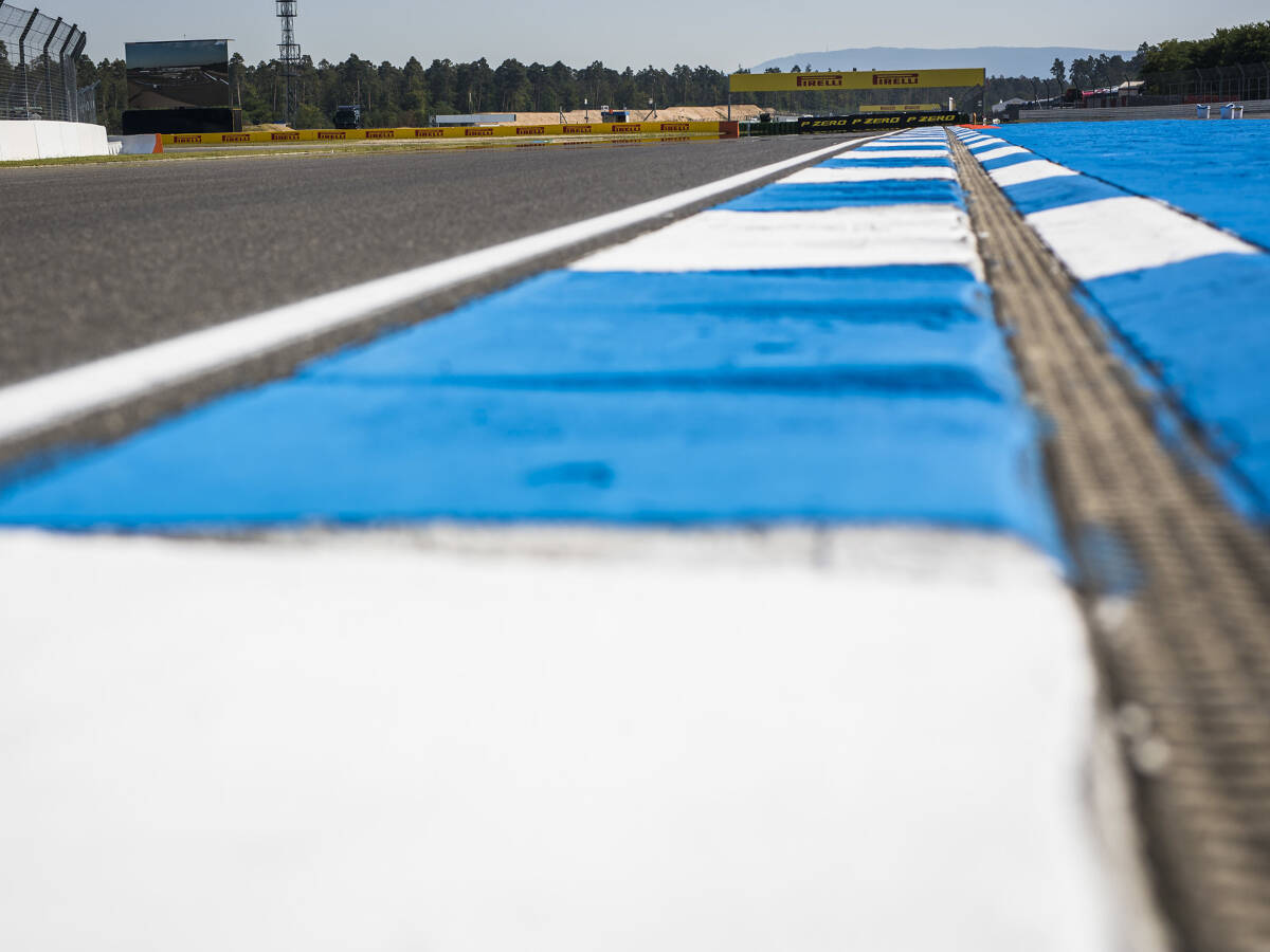 Foto zur News: Track-Limits: FIA warnt vor Verstößen in erster und letzter Kurve