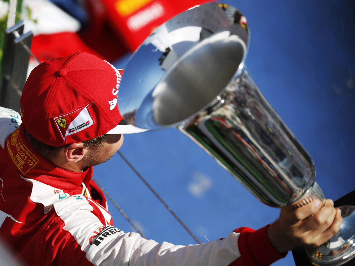 Foto zur News: Vettel erinnert sich an Pokal-Kritik: Sponsor-Trophäen "total öde"