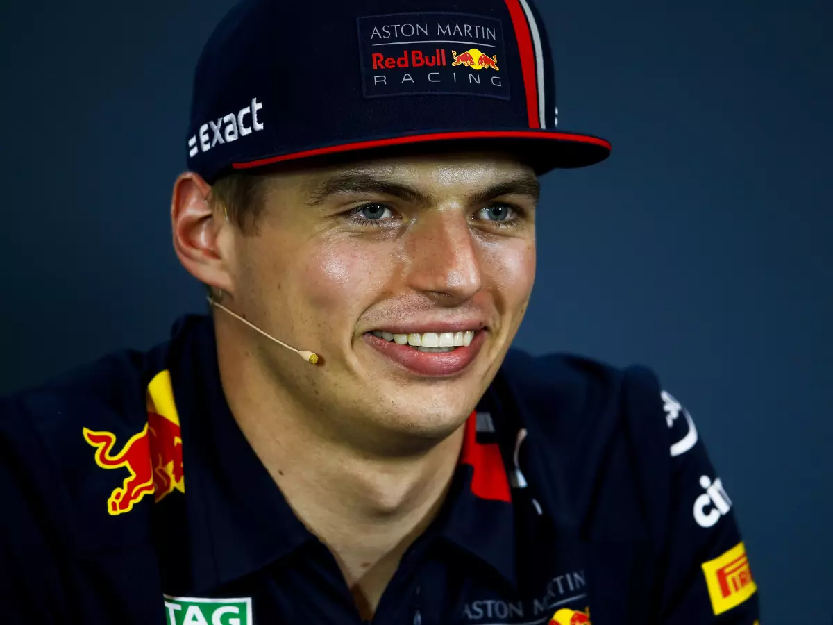 Foto zur News: 1.000 PS: Max Verstappen macht sich über Renault lustig