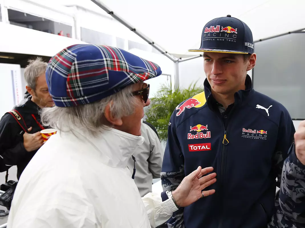 Foto zur News: "Noch weit weg": Stewart relativiert Max Verstappens WM-Chancen