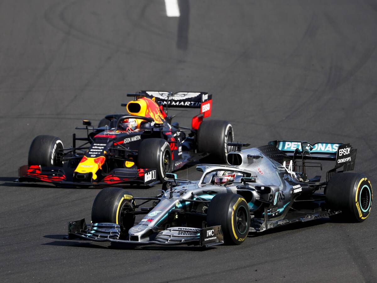 Foto zur News: Kampf der Giganten: Wie Mercedes Red Bull austrickste