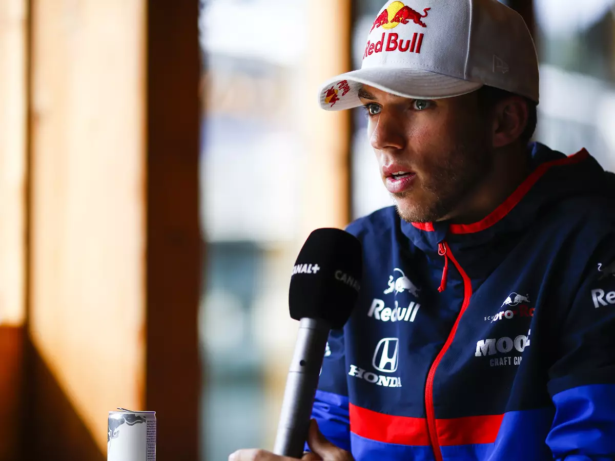 Foto zur News: "Nicht, was mir gesagt wurde": Pierre Gasly um 8:42 Uhr angerufen