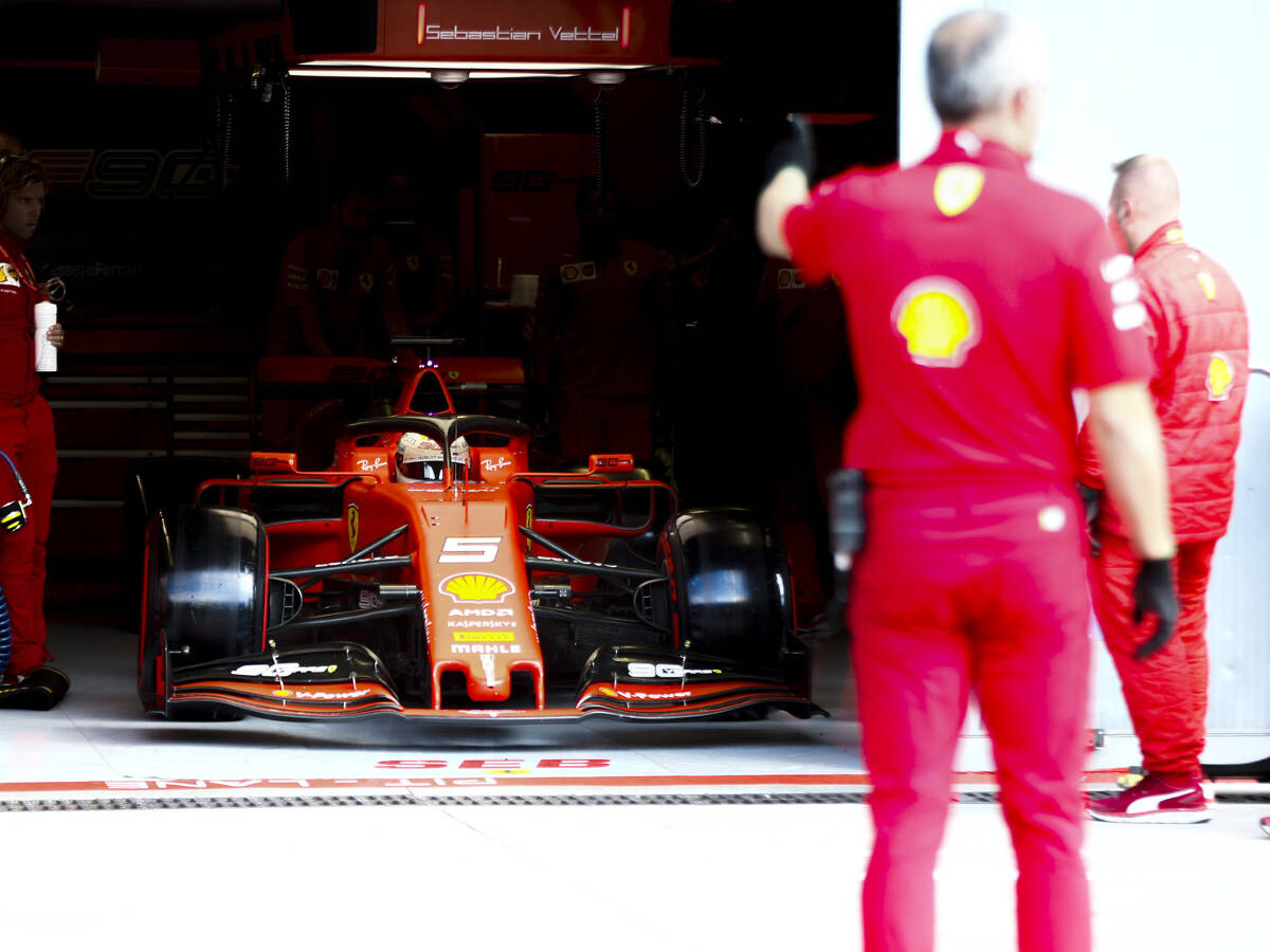 Foto zur News: Vettel verärgert über Leclerc: "Er hätte vorn sein sollen"