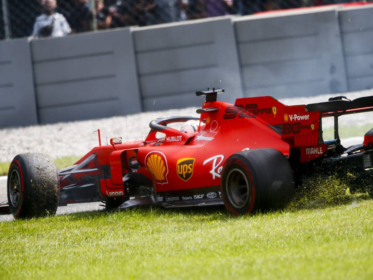 Foto zur News: Dreher, in Verkehr gewendet, Strafe: Neuer Tiefpunkt für Vettel