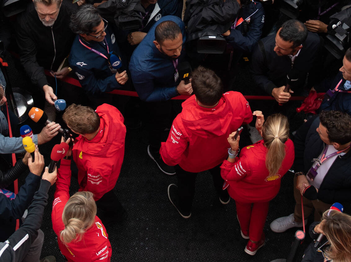 Foto zur News: "Ich vergebe dir": Das steckt hinter dem Zoff zwischen Vettel #AND# Leclerc