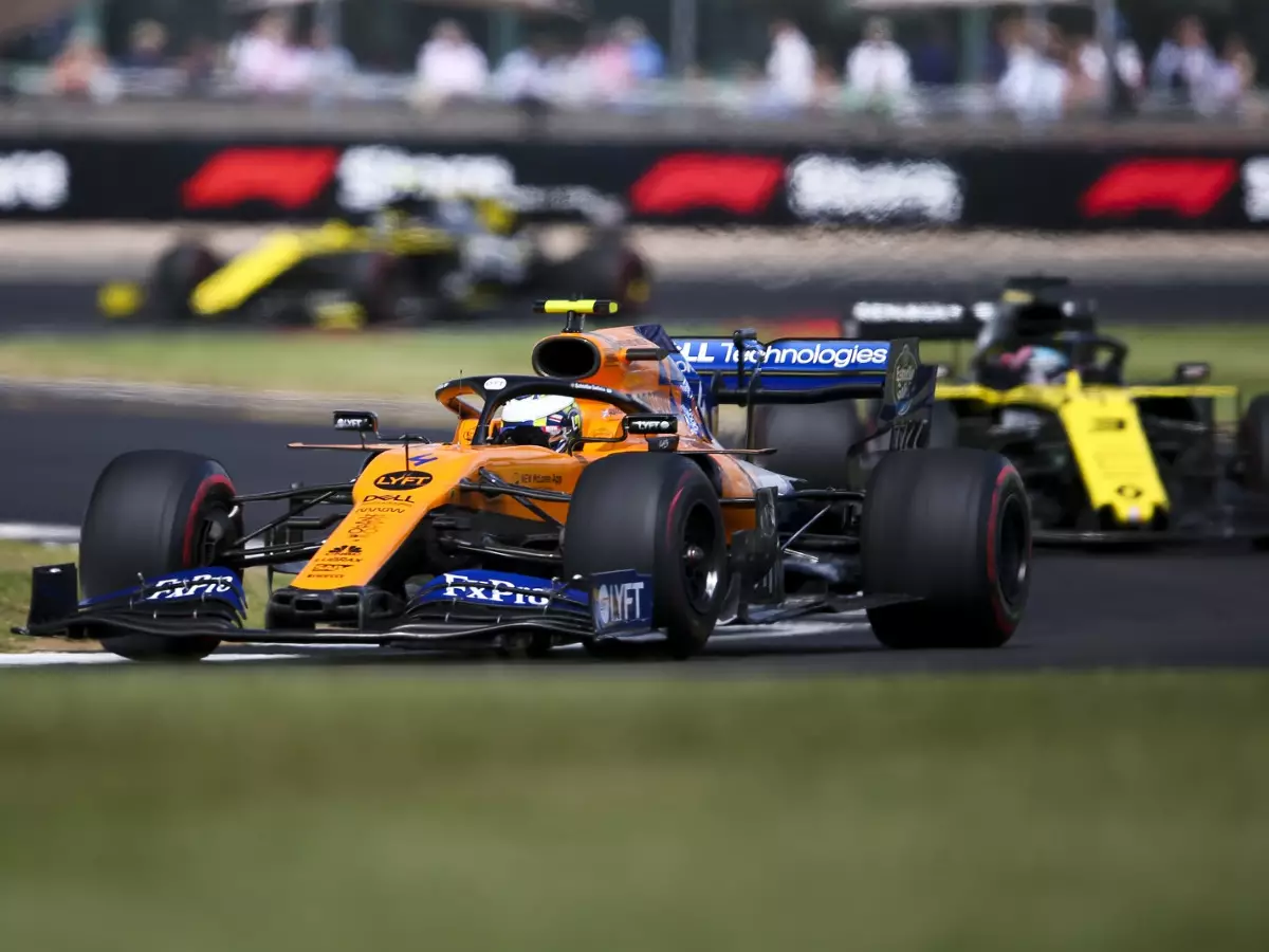 Foto zur News: Lando Norris: McLaren muss in Singapur gegen Renault zurückschlagen