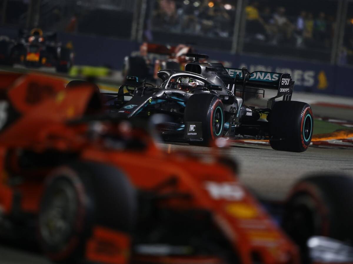 Foto zur News: "Ein echter Fehler": Mercedes lässt Hamiltons Siegchance liegen