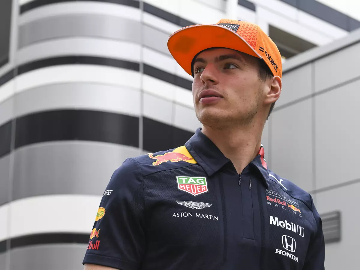 Foto zur News: Max Verstappen kennt Rennergebnis schon: P6 in Sotschi