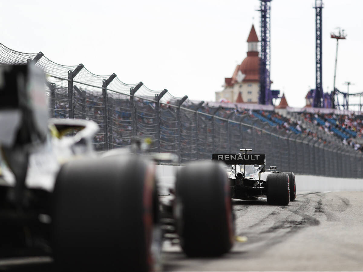 Foto zur News: McLaren vs. Renault: Hülkenberg und Ricciardo im Pace-Vorteil