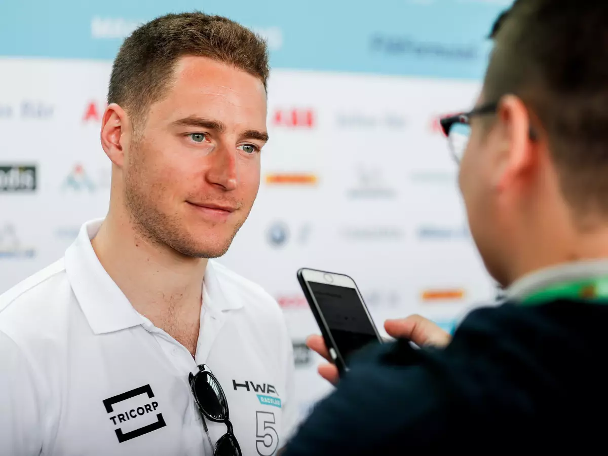 Foto zur News: "Das erwarte ich schon": Vandoorne will Mercedes-Simulatorfahrer bleiben