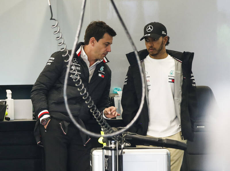 Foto zur News: Toto Wolff: Mercedes-Formkurve liegt nicht an Lewis Hamilton