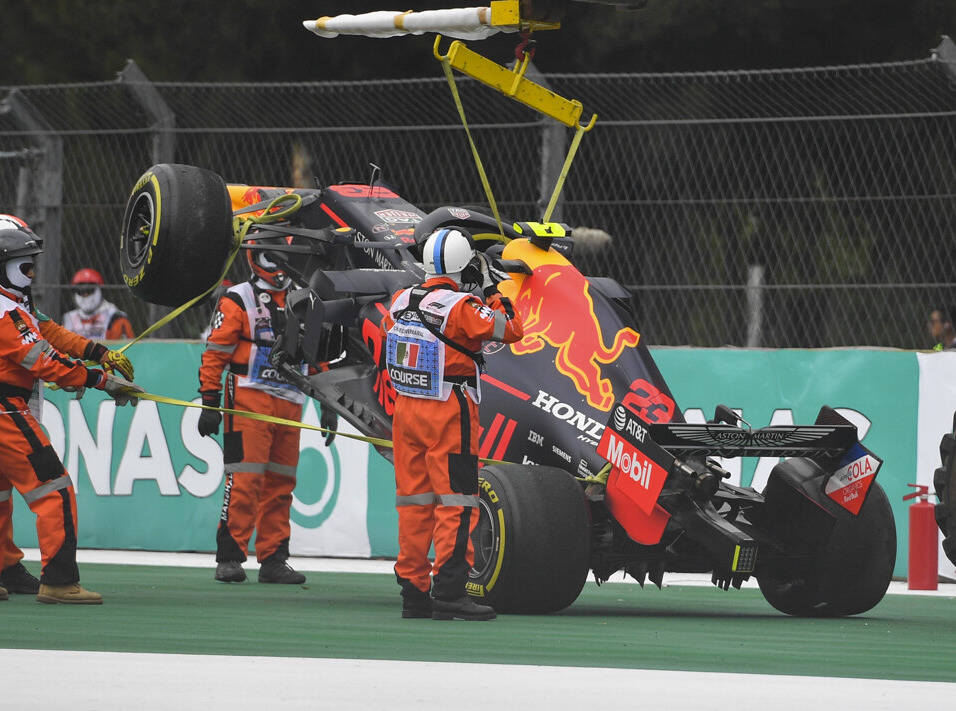 Foto zur News: Albon im Ersatzchassis: Red Bull mit Engpass bei Ersatzteilen