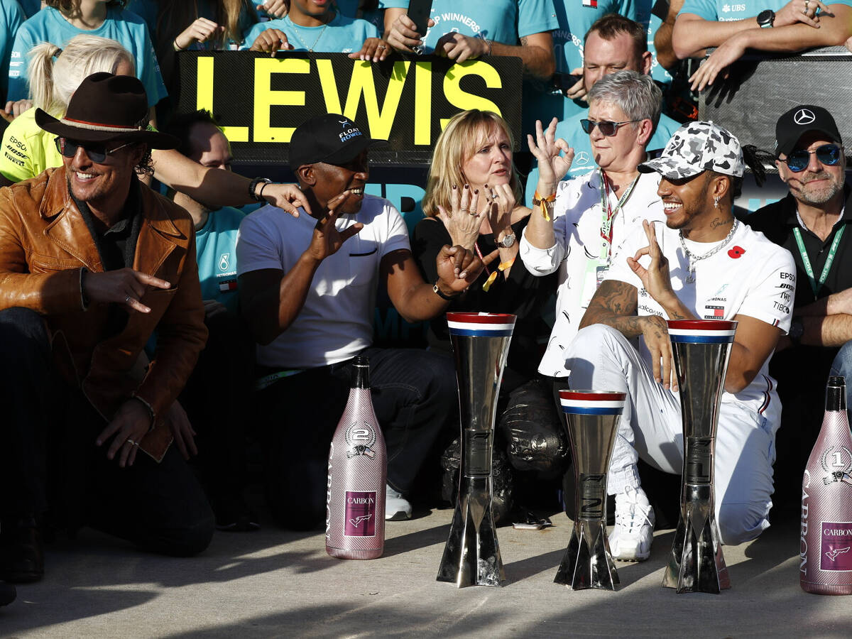 Foto zur News: Lewis Hamilton: Merkwürdig, dass ich jetzt der Kerl im TV bin