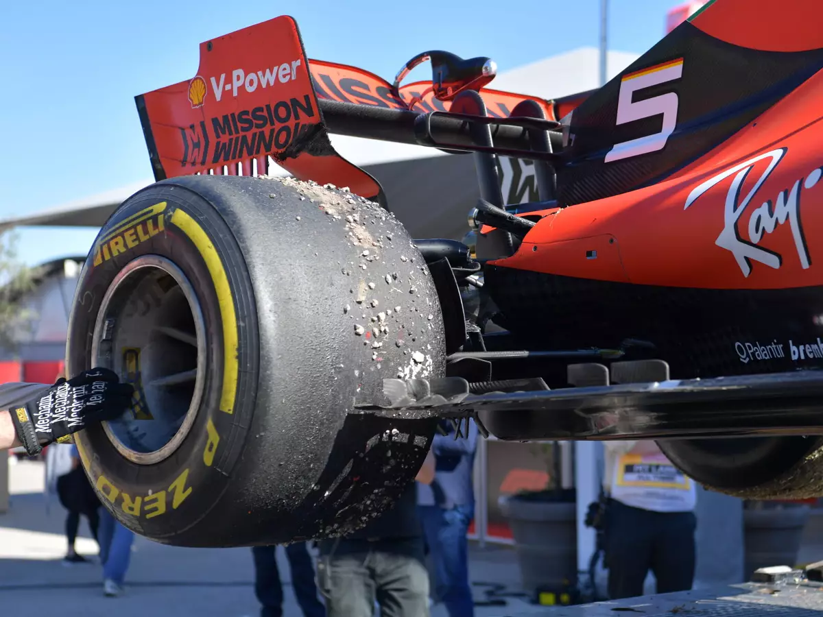 Foto zur News: Vettel vor Brasilien: Grund für Aufhängungsbruch in Austin geklärt