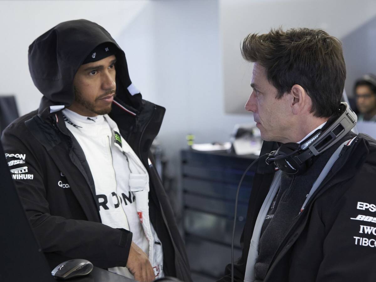 Foto zur News: "Keine Ablenkung": Hamilton hat bei neuem Mercedes-Vertrag keine Eile