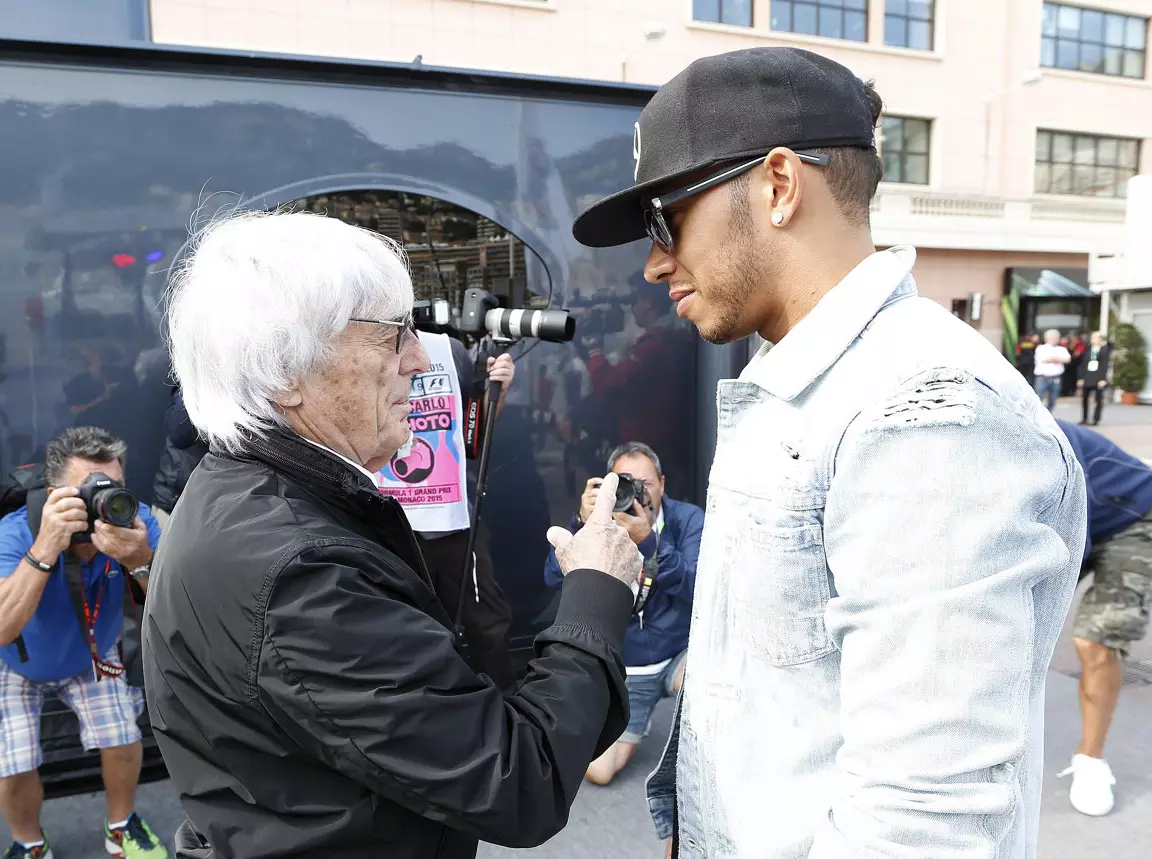 Foto zur News: Lewis Hamilton: Mit Ecclestone hätten wir noch kein Social Media