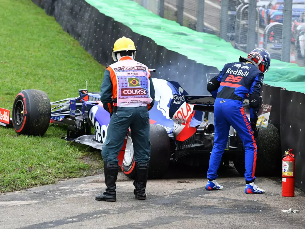 Foto zur News: Kein Fahrfehler: Motor hat Daniil Kwjats FT2-Crash verursacht