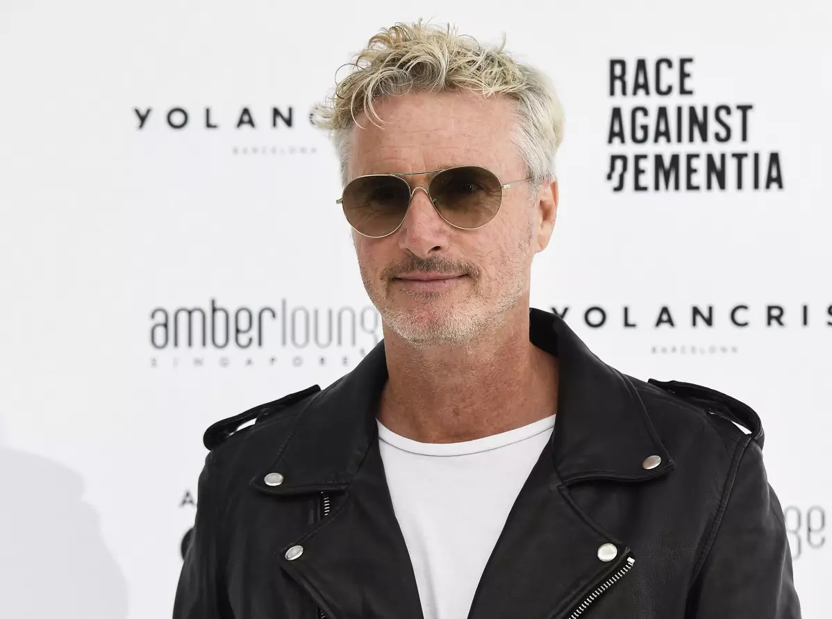 Foto zur News: Eddie Irvine: Hamilton als Racer "viel besser" als Schumacher und Senna