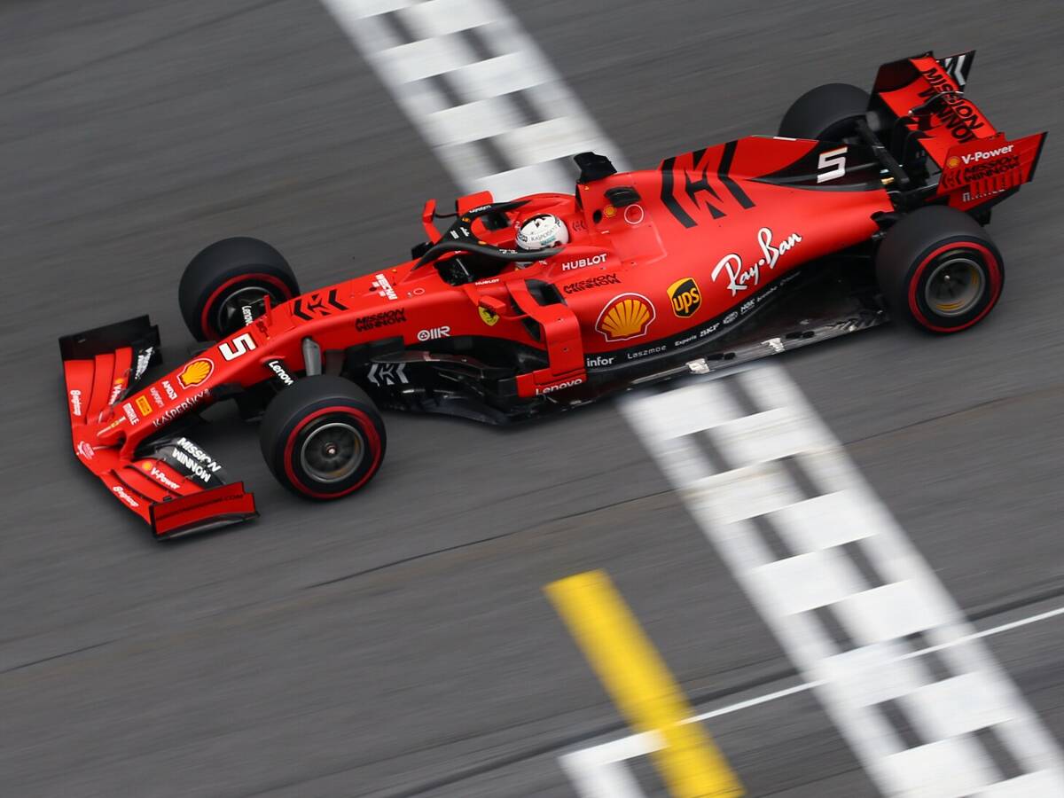 Foto zur News: Sebastian Vettel rechnet mit "sehr schwierigem" Brasilien-Rennen