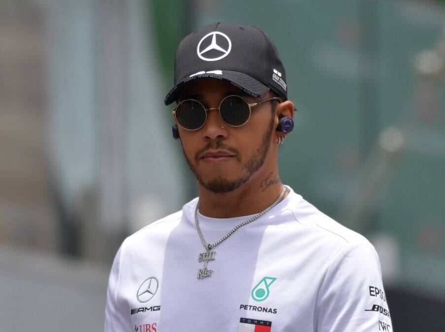 Foto zur News: 5-Sekunden-Strafe gegen Lewis Hamilton nach Albon-Abschuss