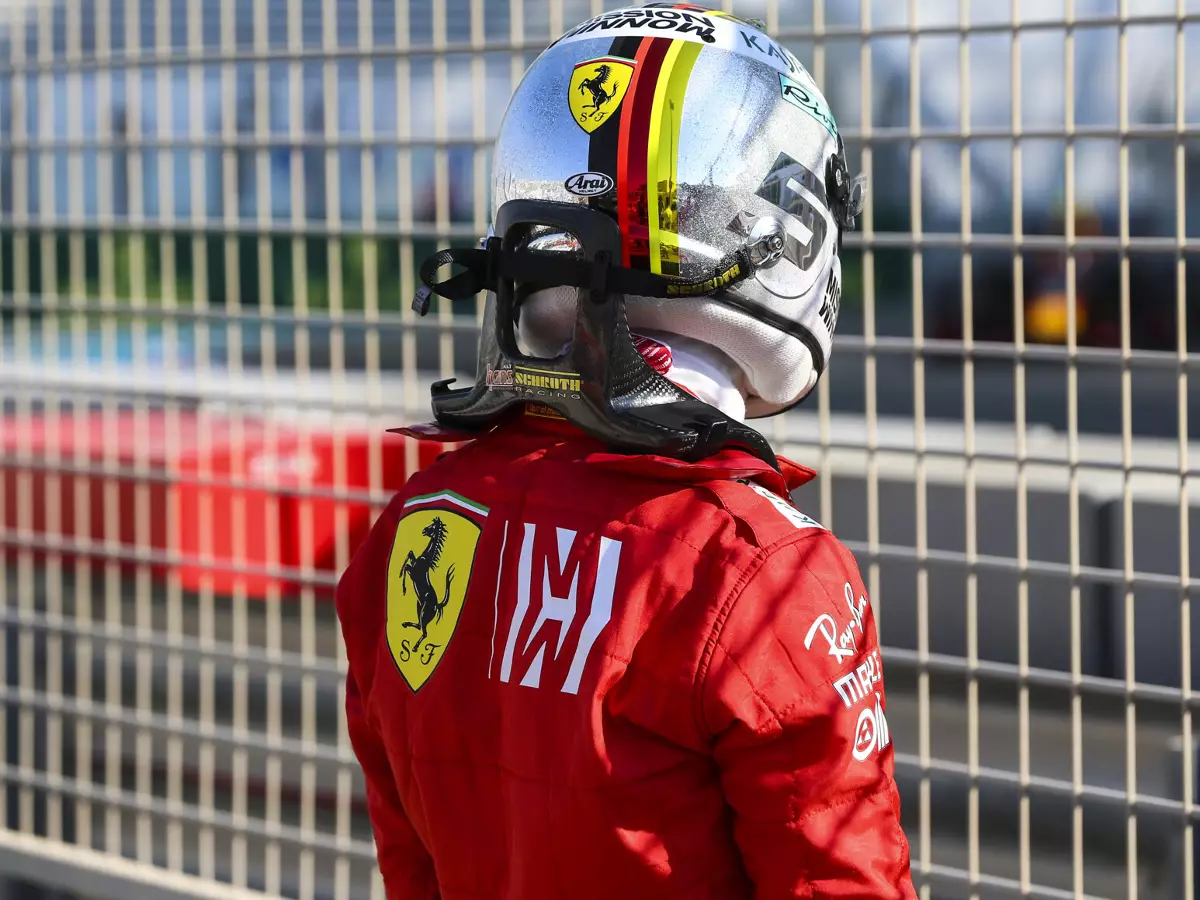 Foto zur News: Nach Crash im Training: Deshalb schimpft Vettel auf Finnisch