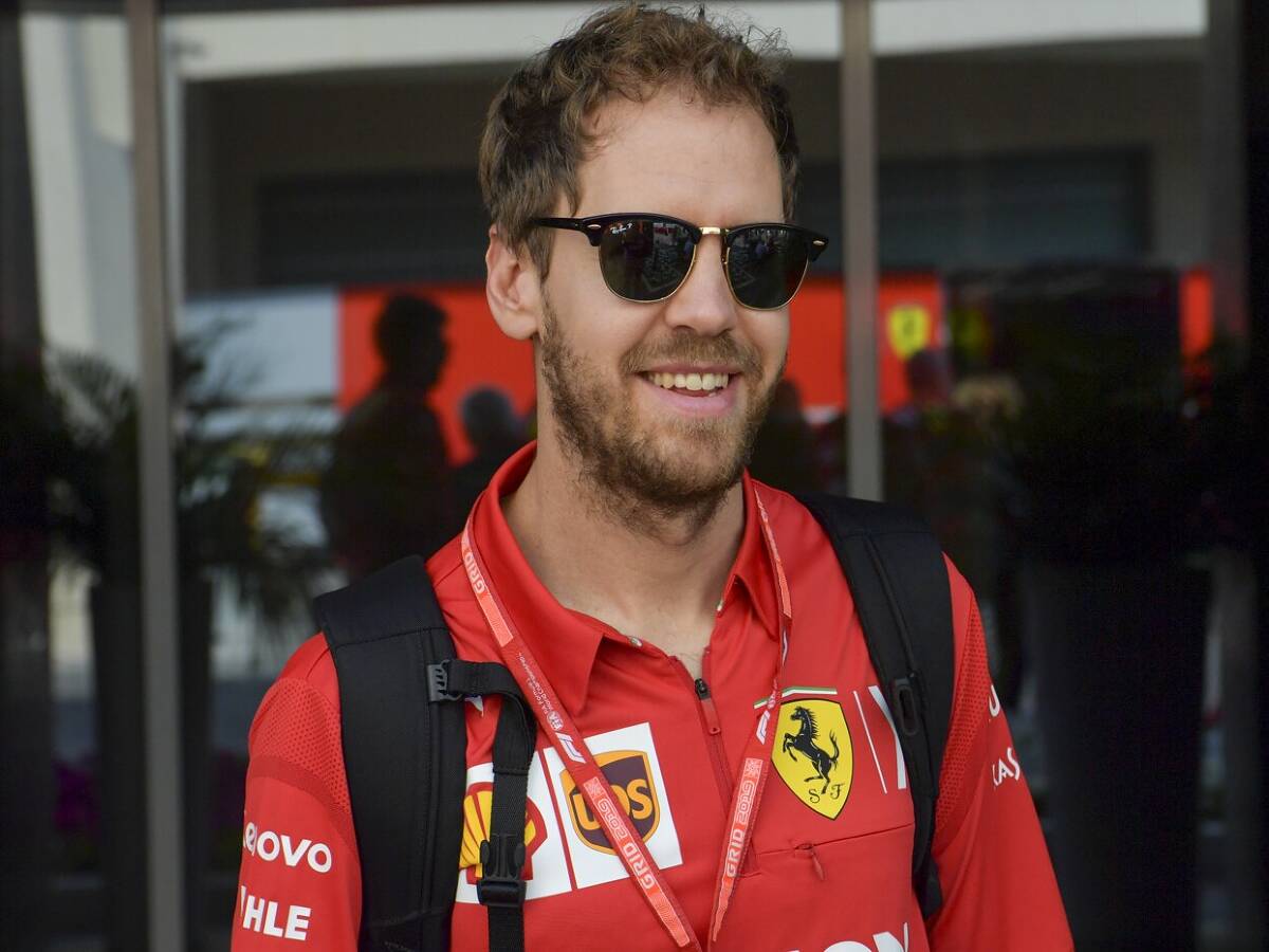Foto zur News: "Das ist wie Kreisliga hier": Vettel spottet über defektes DRS-System