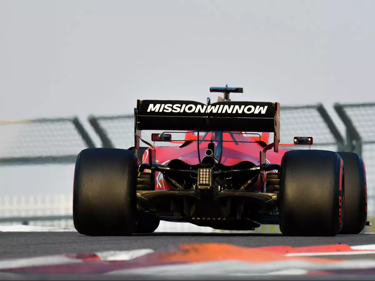 Sebastian Vettel Foto zur News: Binotto: Ferrari hat Motor für 2020 "erheblich verändert"